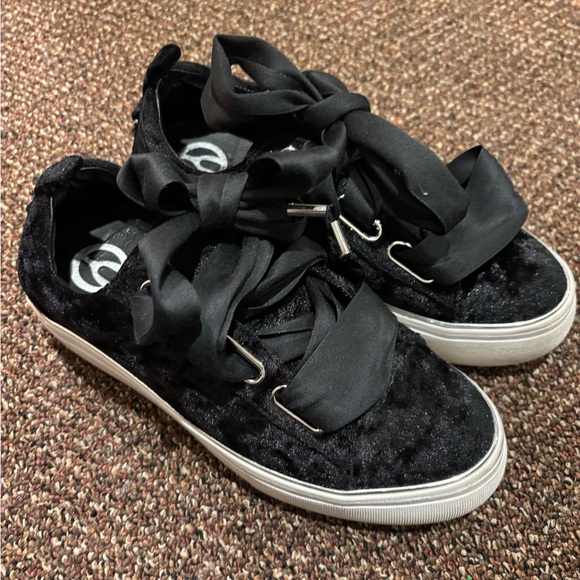 Velvet Platform Sneakers - Picture 1 of 4